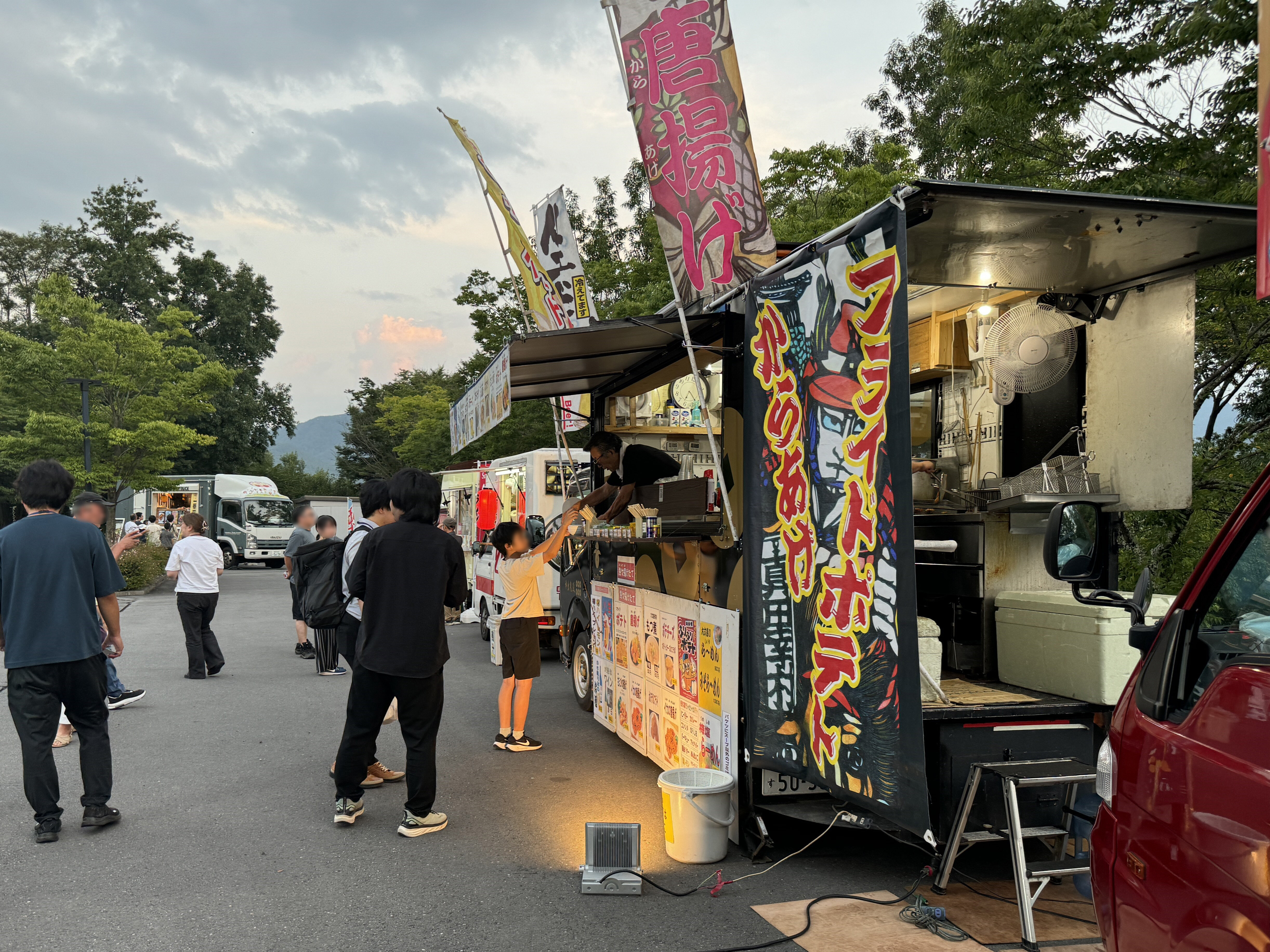 2025_キッチンカー2.jpg